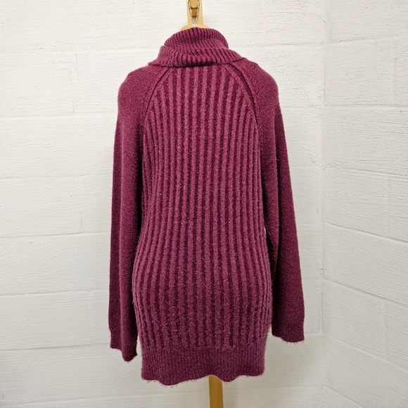 Free People Big City Fuzzy Turtleneck Sweater in Mulberry Size Medium - Picture 6 of 11